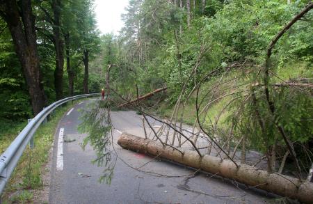 CESTA BEGUNJE CERKNICA REKONSTRUKCIJA KANALIZCIJA 04 FOTO LJUBO VUKELIČ